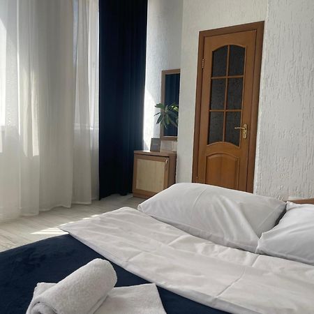 Hotel Femina 지토미르 외부 사진