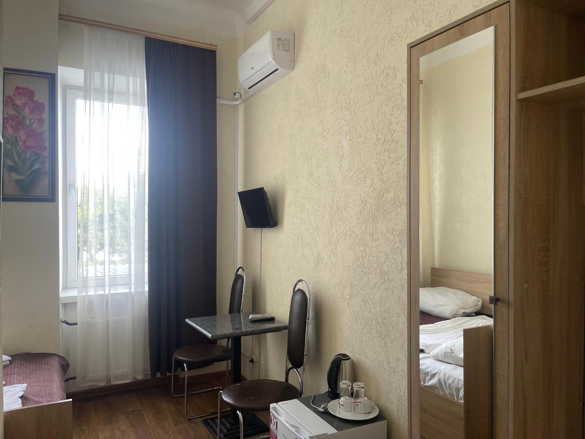 Hotel Femina 지토미르 객실 사진