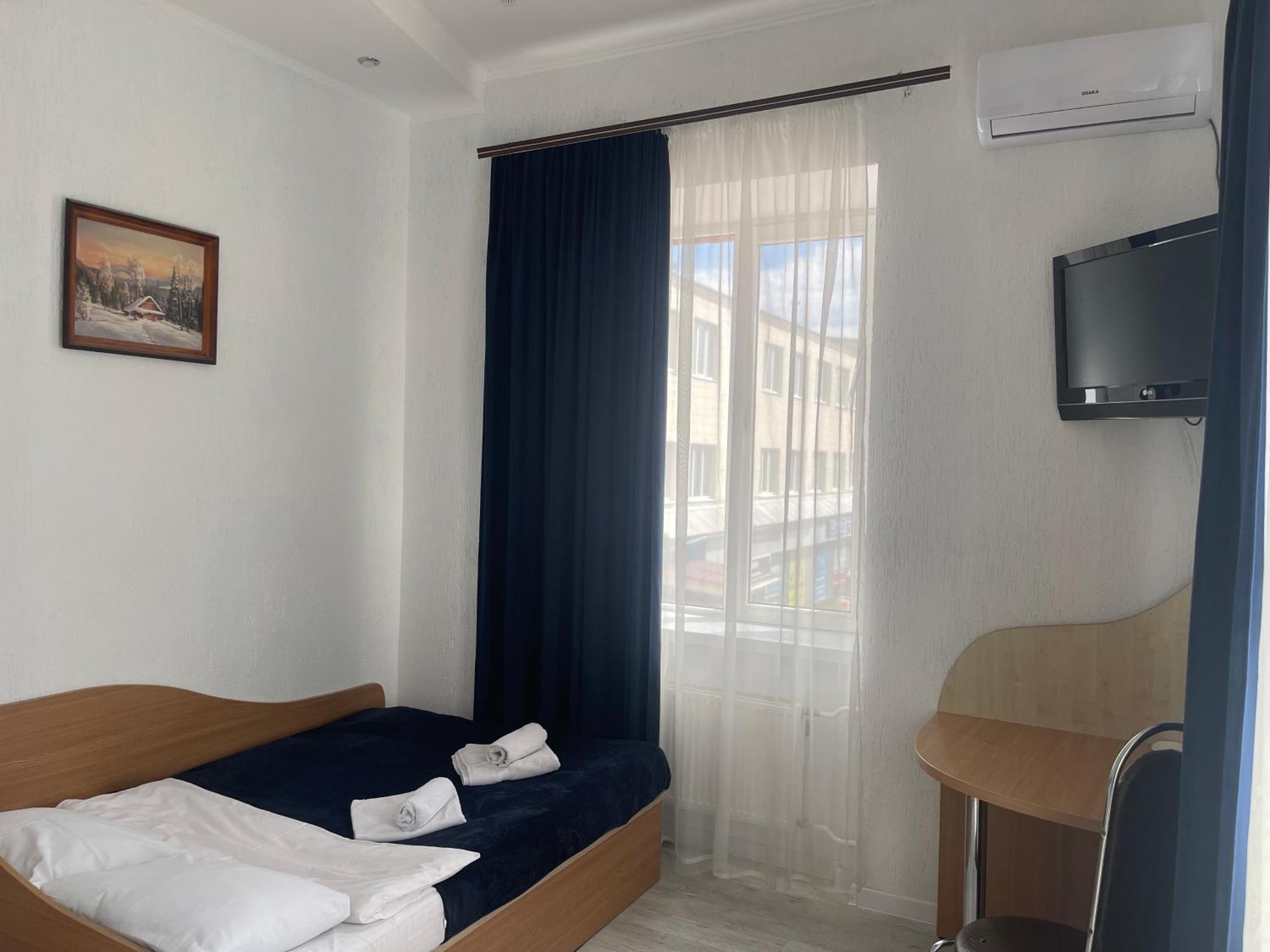 Hotel Femina 지토미르 외부 사진