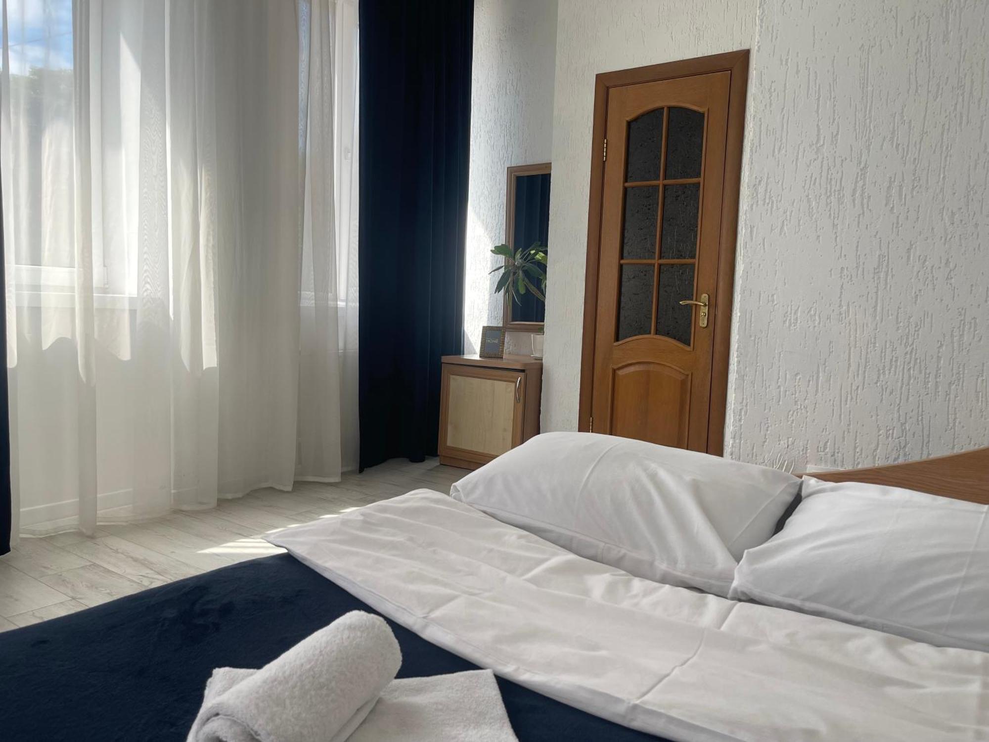 Hotel Femina 지토미르 외부 사진