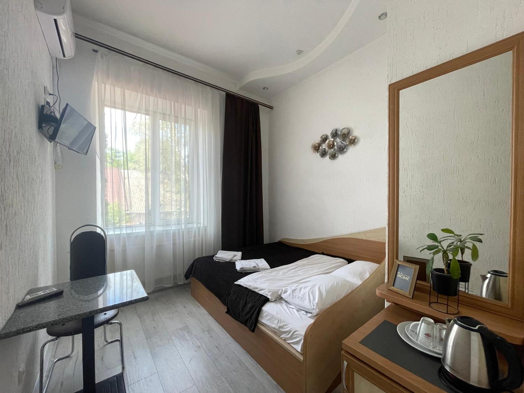 Hotel Femina 지토미르 외부 사진